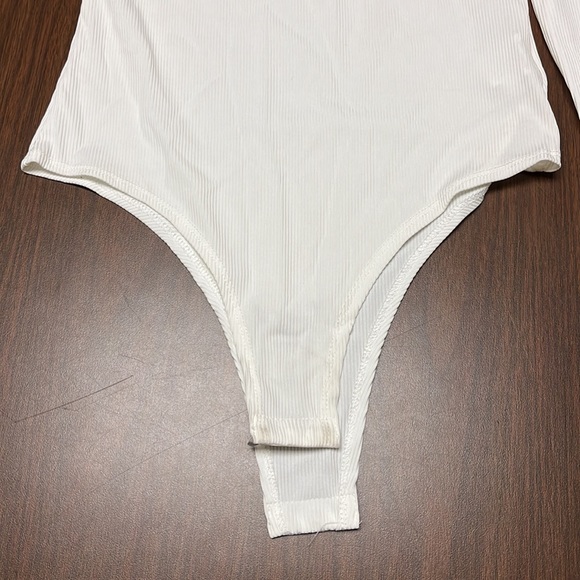 De Base long sleeve bodysuit, size medium, NWT - Picture 7 of 15